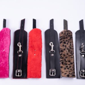 esposas con peluche gruesas ESPOSAS DE CUERO CON PELUCHE NEGRO